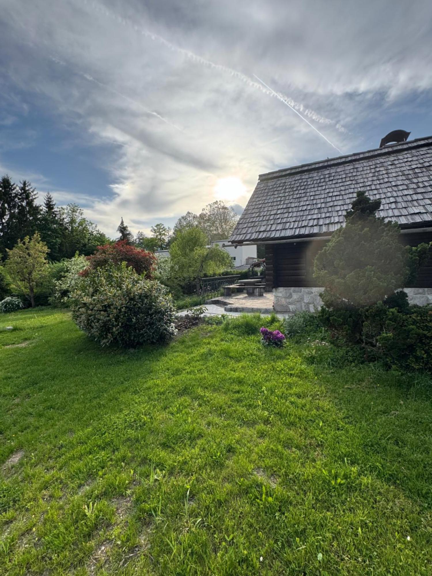 Alice Chalet Bled - Adults Only المظهر الخارجي الصورة