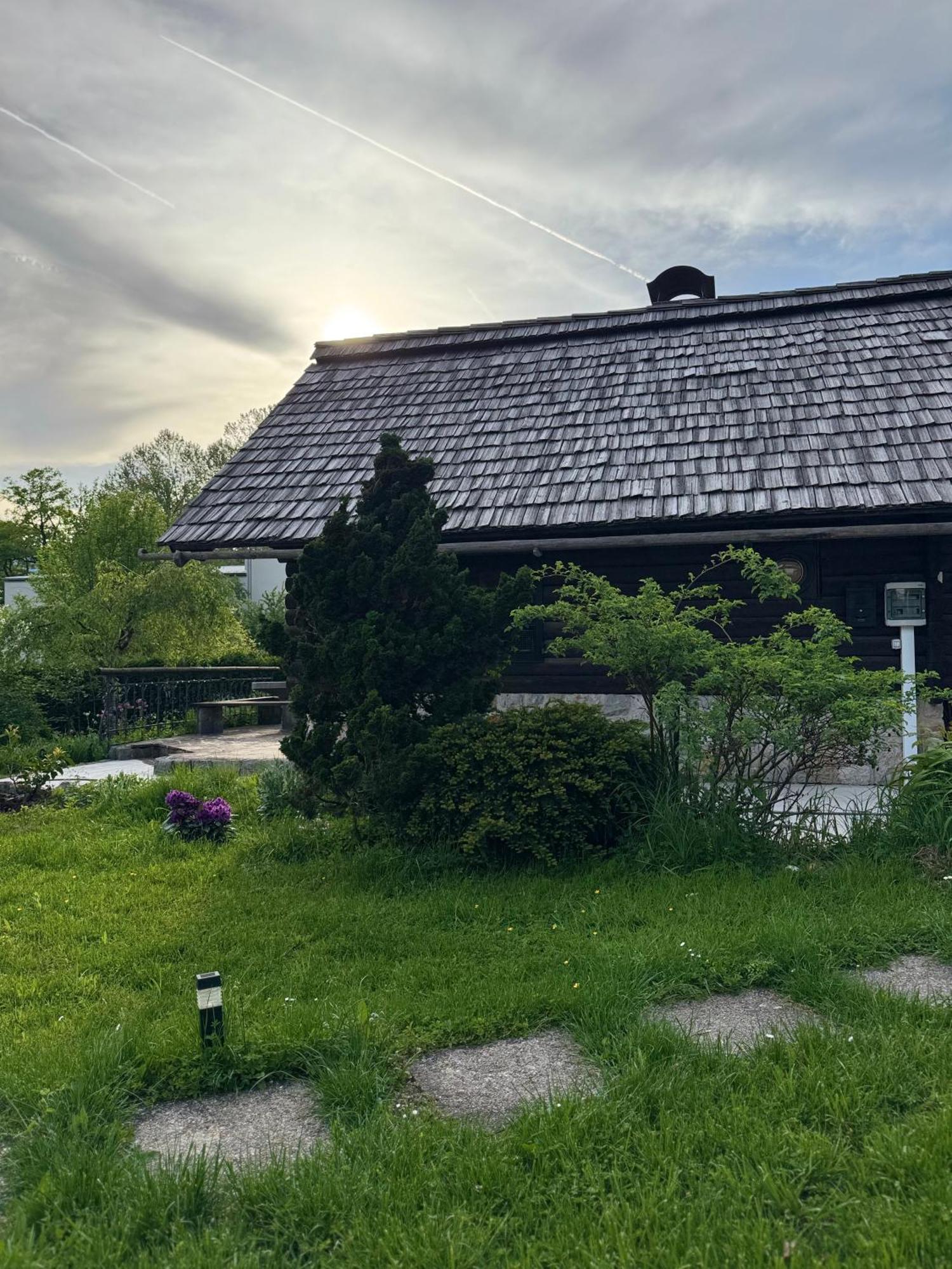 Alice Chalet Bled - Adults Only المظهر الخارجي الصورة